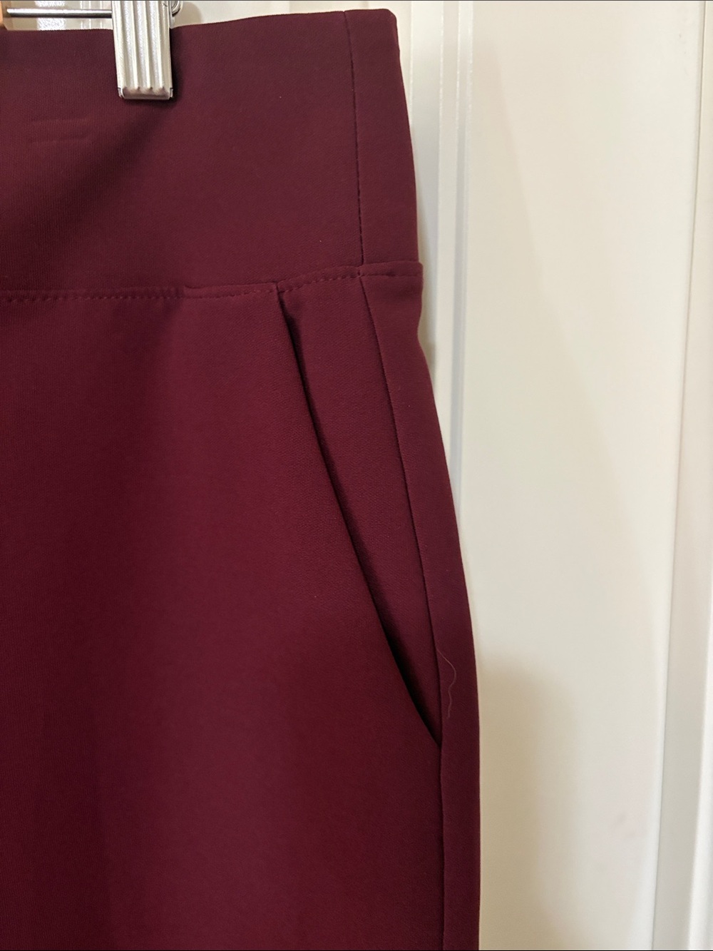 NWT Nine West Cropped Pull-On Pants in Deep Burgundy - Picture 5 of 12